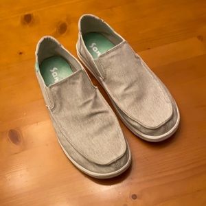 Men’s Sanuk slip on shoes